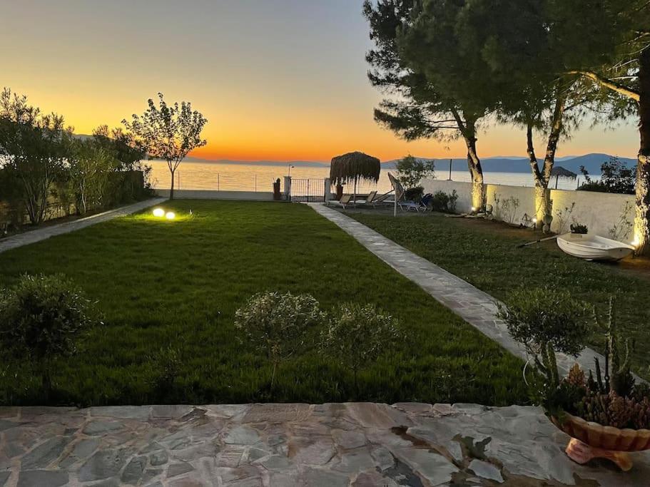 Pampas Seafront Villa, 6 Bedrooms, North Evvoia Kanatadhika Exterior photo