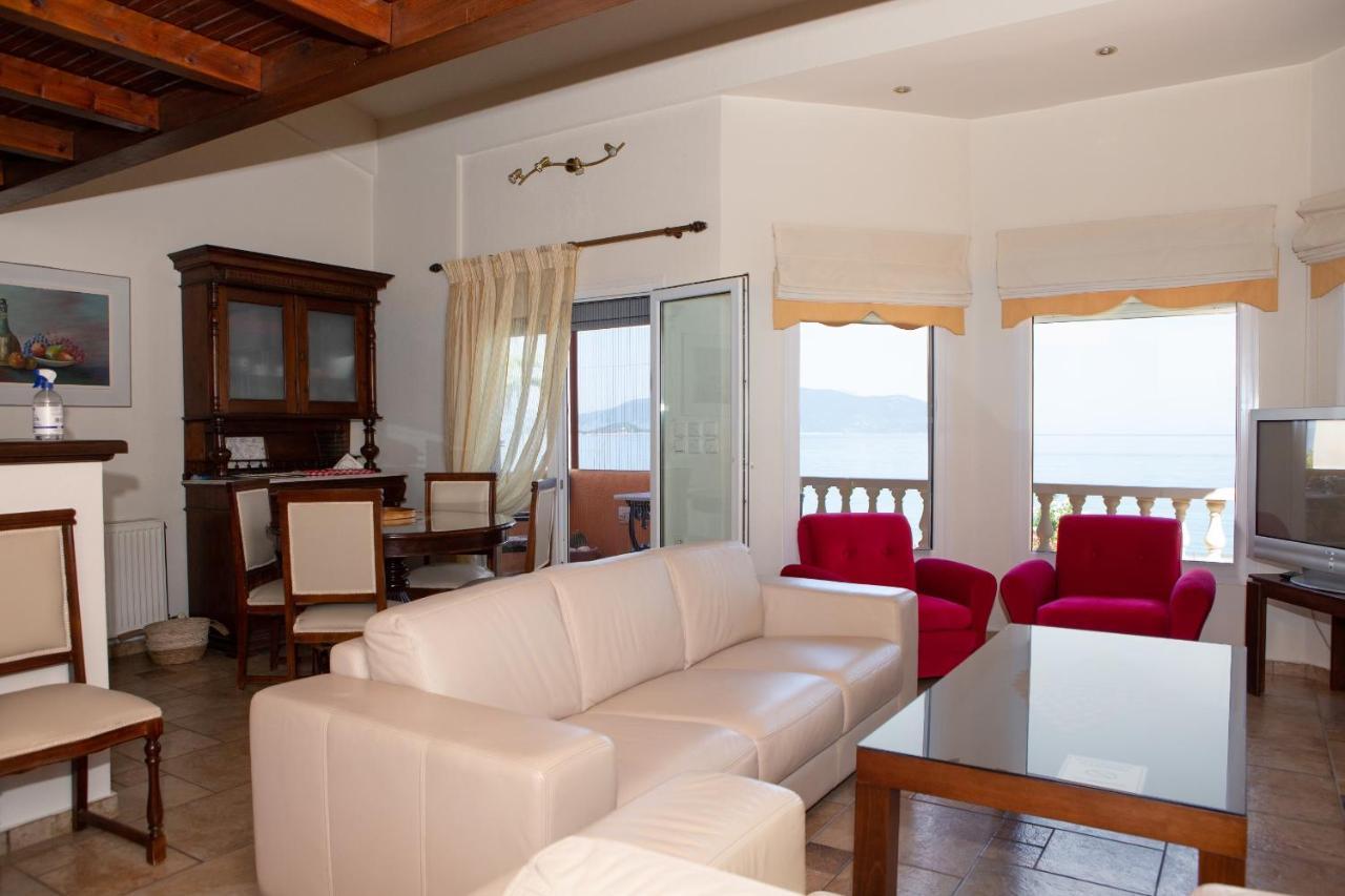 Pampas Seafront Villa, 6 Bedrooms, North Evvoia Kanatadhika Exterior photo