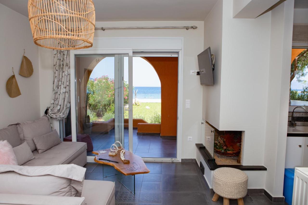 Pampas Seafront Villa, 6 Bedrooms, North Evvoia Kanatadhika Exterior photo